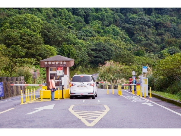 陽明山擎天崗停車場
