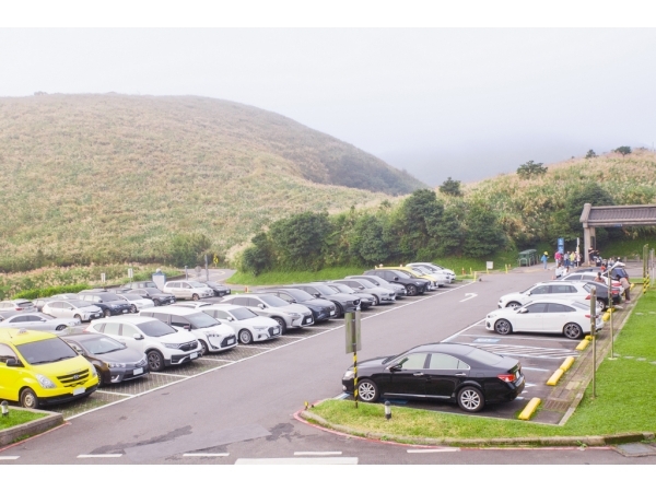 陽明山擎天崗停車場
