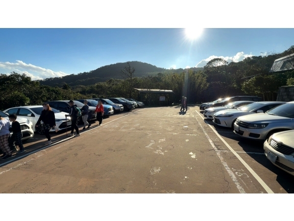 基隆情人湖停車場