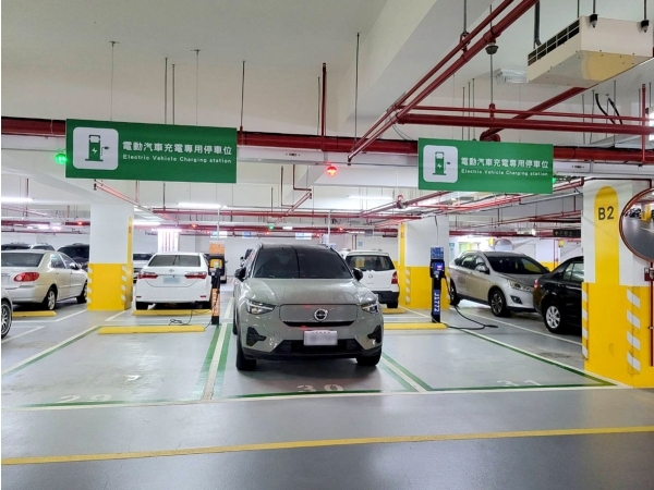 新竹竹光國民運動中心地下停車場