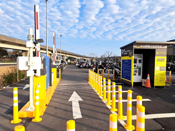 A15 Public Parking Lot