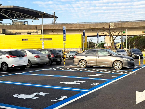 A15 Public Parking Lot