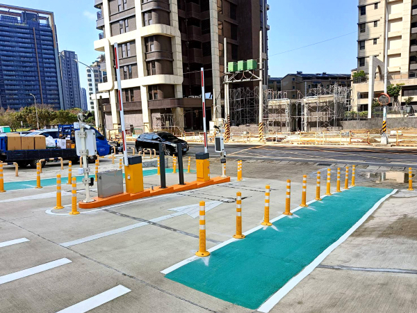 致維停車場