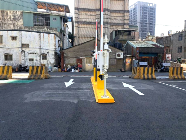 台貿公有停車場