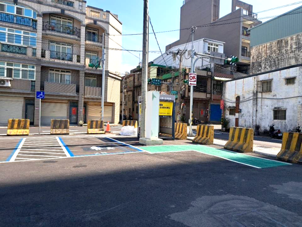 台貿公有停車場