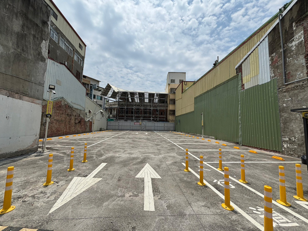 Zhong Zheng Parking Lot 1