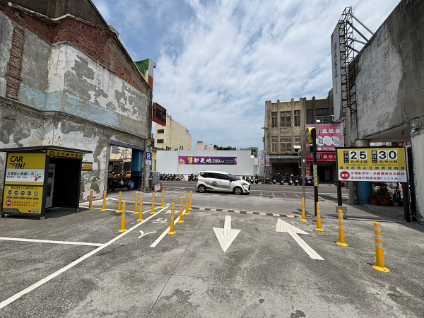 Zhong Zheng Parking Lot 1