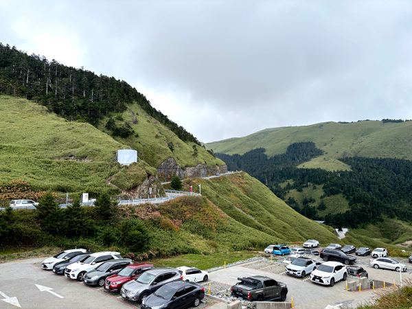 Hehuanshan Visitor Center Parking Lot