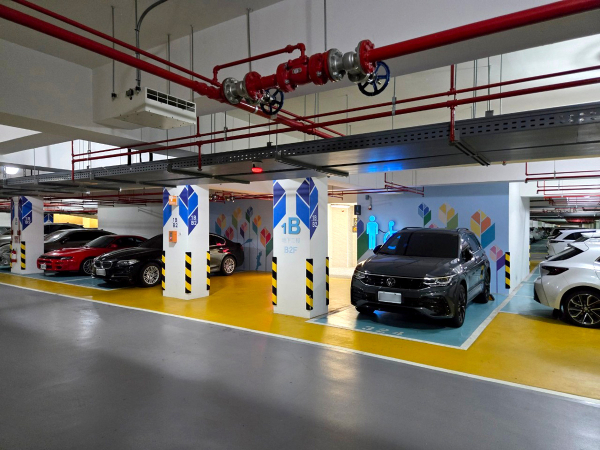 Taichung Central Park Parking Garage