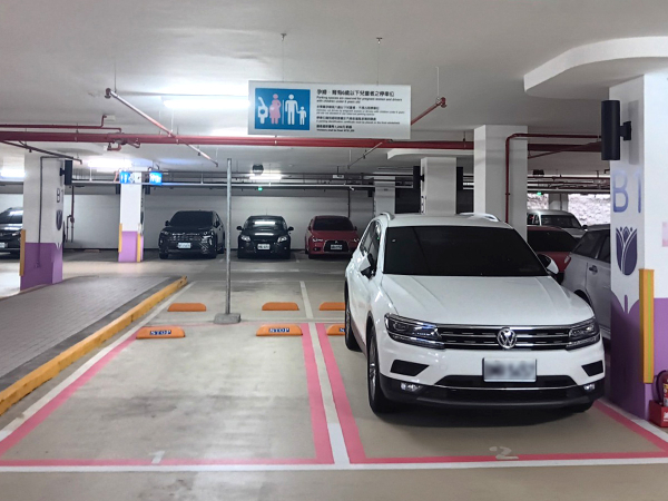 Municipal Da-Dun Junior High School Parking Garage
