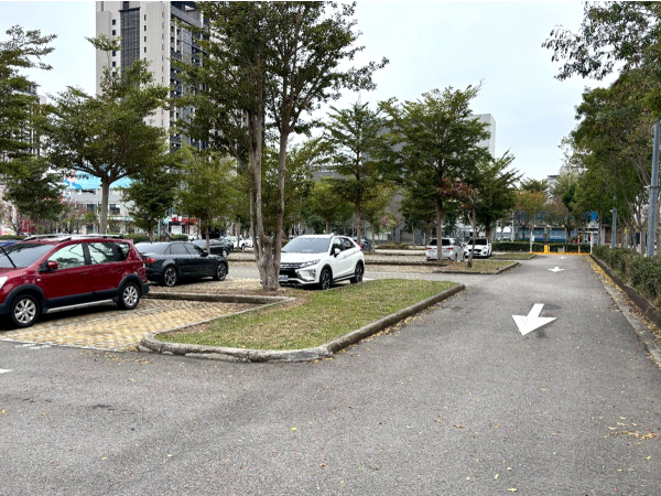 Xincuo Parking Lot