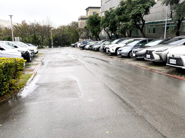 Qianling Parking Lot