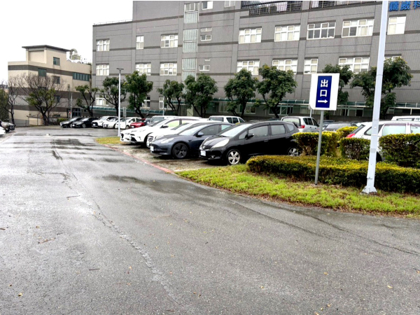 Qianling Parking Lot