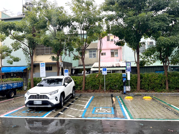 Yonghe Ln. Parking Lot