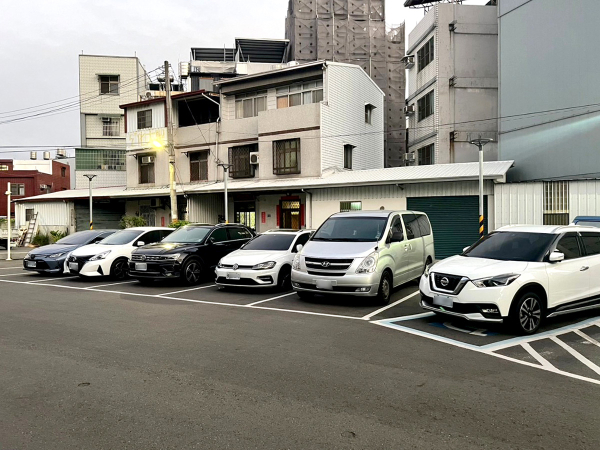 Pingde Parking Lot