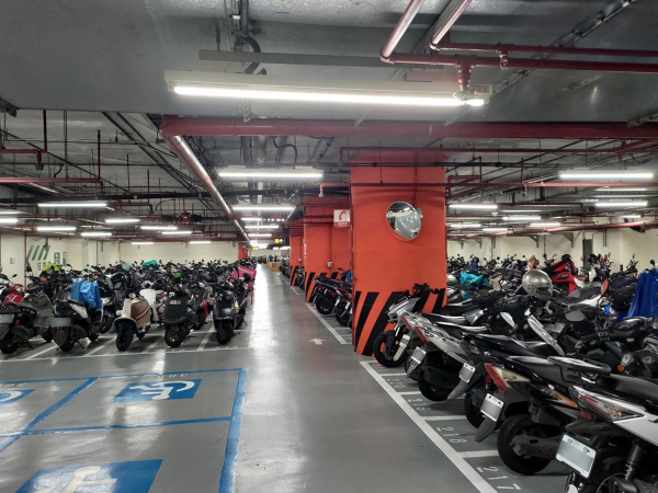 捷運新店站停車場