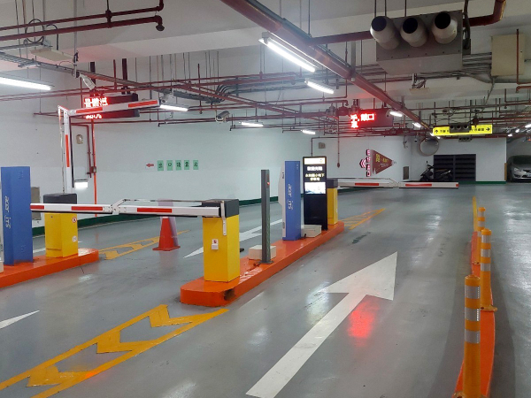 Yonghe Elementary School Underground Parking Garage