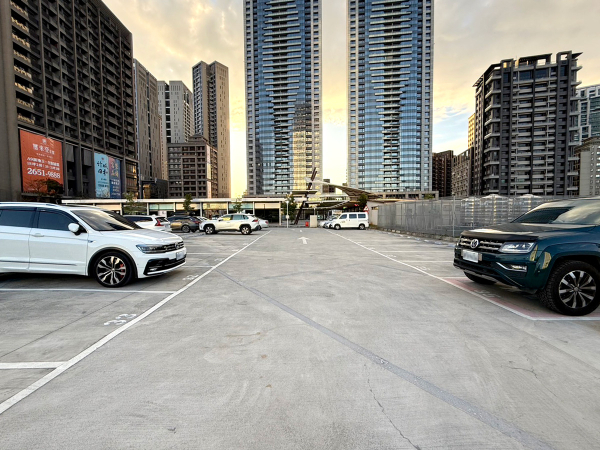 Linkou Bus Station Parking Lot