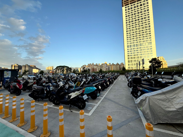 Linkou Bus Station Parking Lot