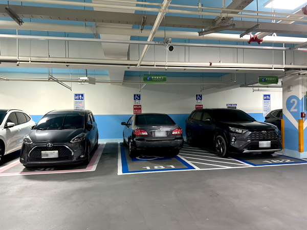 Gushan Elementary School Parking Lot