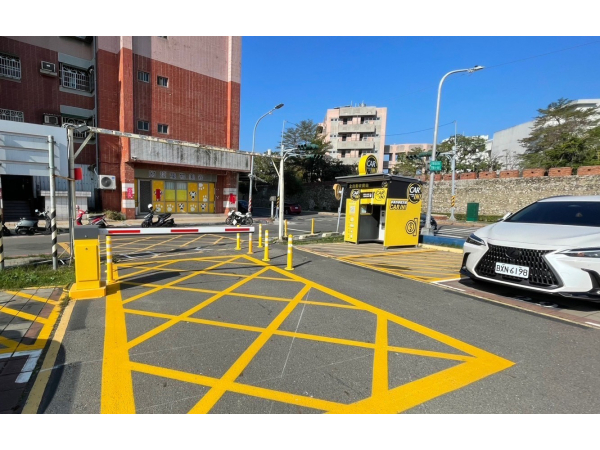 Dongmen Parking Lot