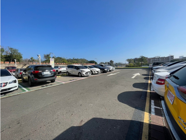 Dongmen Parking Lot