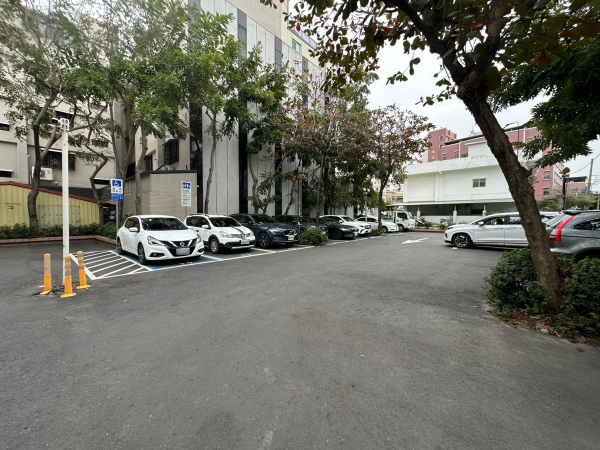 Dashe Ziqiang St Parking Lot