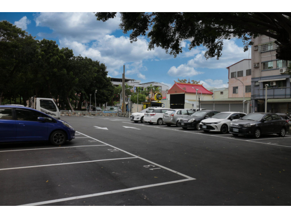 Rueitai Parking Lot