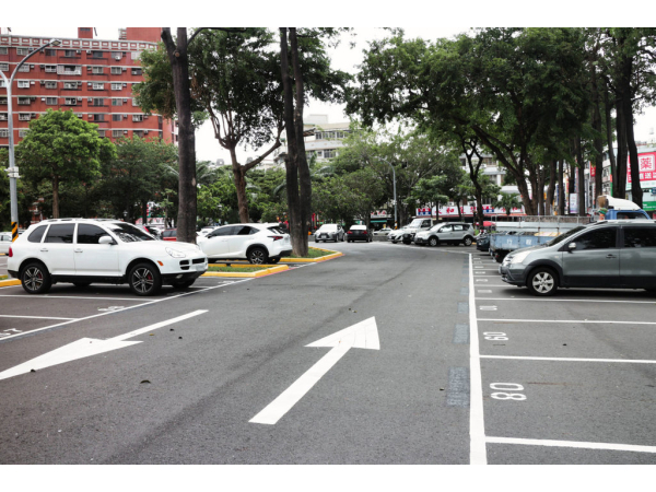 Gangshanzai Park Parking Lot