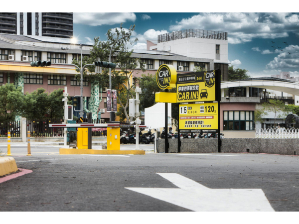 Gangshanzai Park Parking Lot