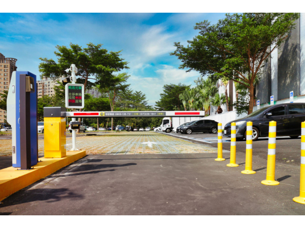 Guanghua Parking Lot