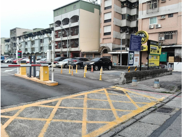 Guanghua Parking Lot