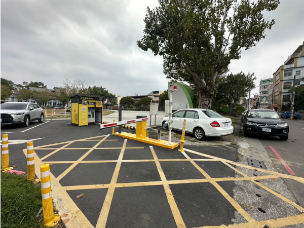 Rueifu A Parking Lot