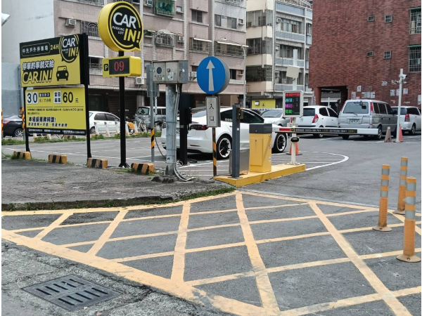 Zhongguang Parking Lot