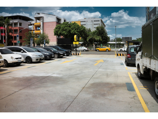 Ruichang Parking Lot