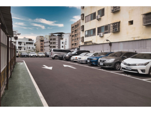 Ruifeng A Parking Lot