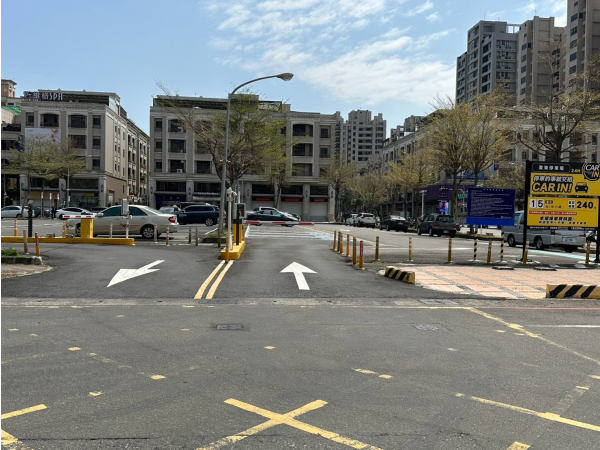 Dengdong Parking Lot