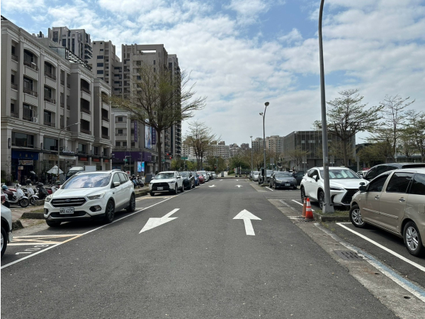 Dengdong Parking Lot