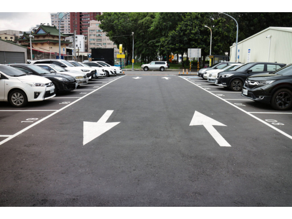 Ruifeng B Parking Lot