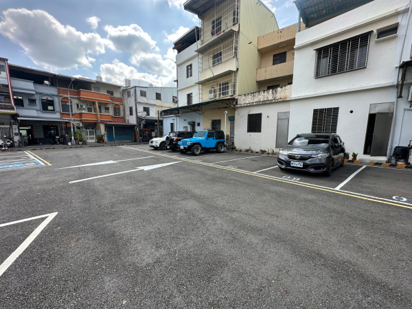 Jiaxian Linsen B Parking Lot