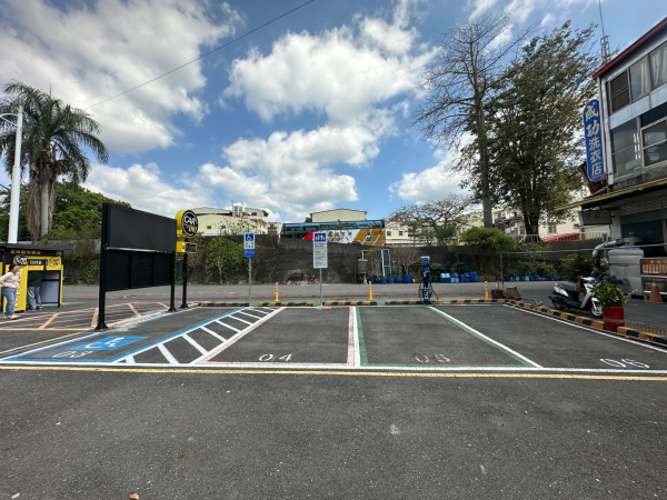 Jiaxian Linsen B Parking Lot